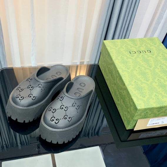 Picture of Gucci Shoes _SKUGGslip-onsandalsz35-4501086306